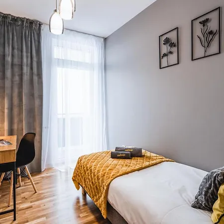 Emihouse Skyline Апартаменты *