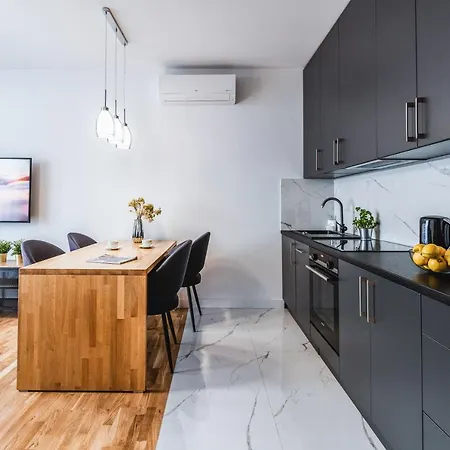 Emihouse Skyline Апартаменты